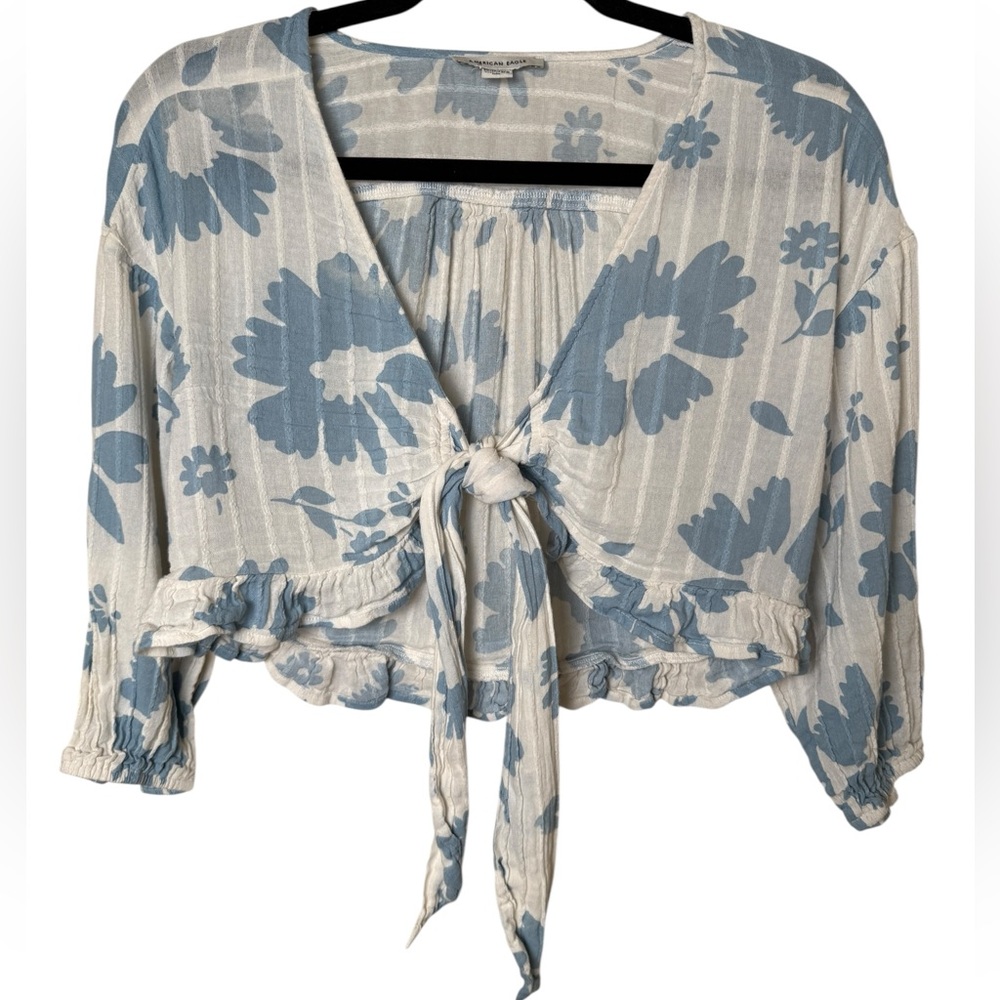 American Eagle Outfitters Blue and White Floral Blouse